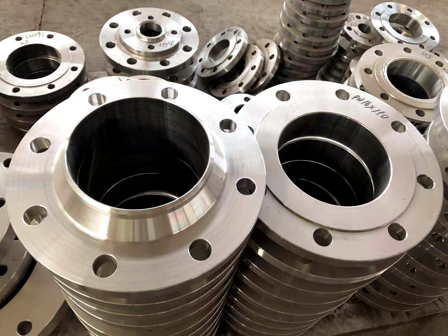 法蘭全焊接球閥密封面的型式是什么？